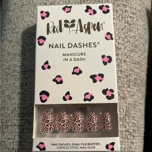 Red Aspen Nail Dashes